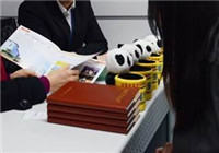 賣房留學(xué)月薪五千，出國到底值不值？