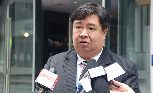 澳門(mén)特別行政區(qū)政府消費(fèi)者委員會(huì)主席黃翰寧接受記者采訪(fǎng)